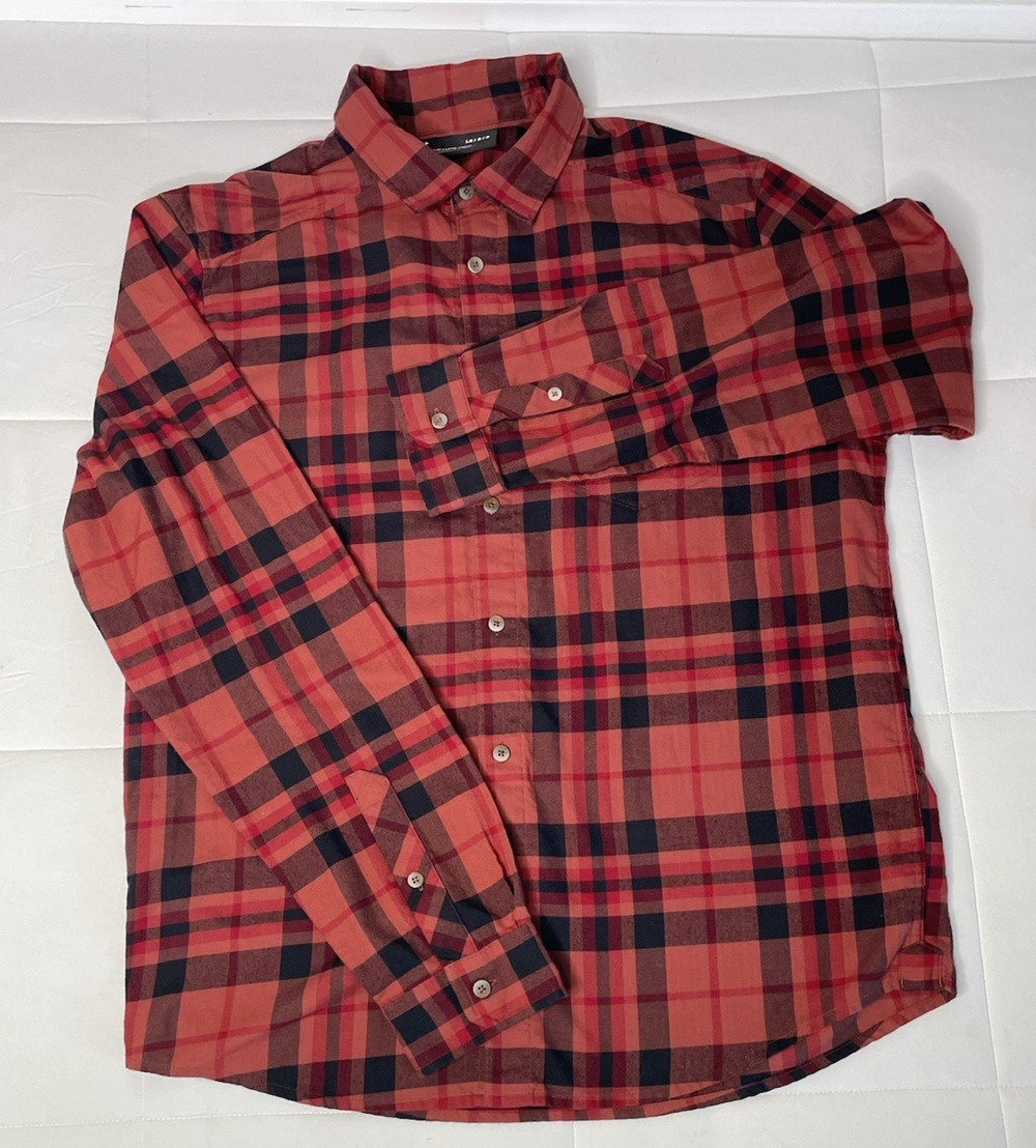 Under Armour Men’s Large Red Black Plaid Fitted Button Up Flannel Shirt